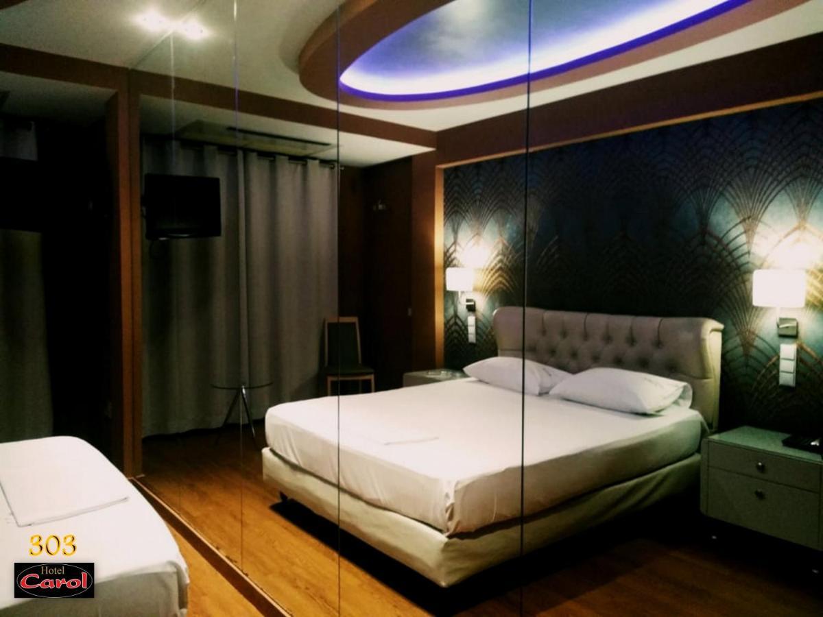 Carol Hotel Пирей Экстерьер фото