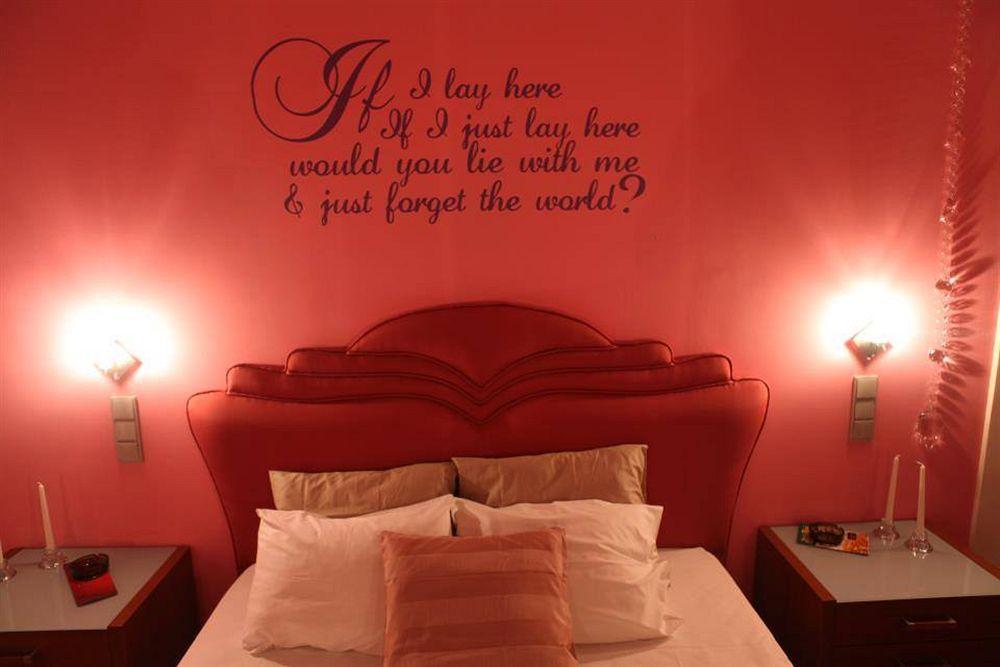 Carol Hotel Пирей Экстерьер фото