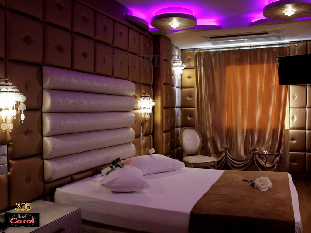 Carol Hotel Пирей Экстерьер фото
