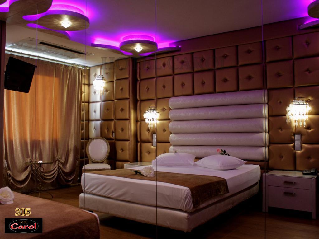 Carol Hotel Пирей Экстерьер фото
