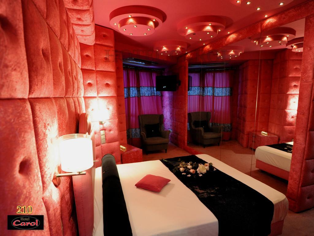 Carol Hotel Пирей Экстерьер фото