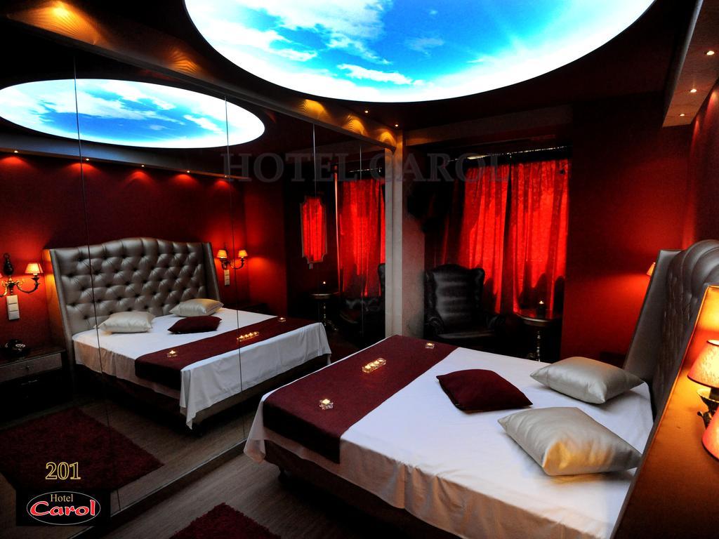 Carol Hotel Пирей Экстерьер фото
