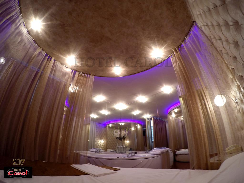 Carol Hotel Пирей Экстерьер фото